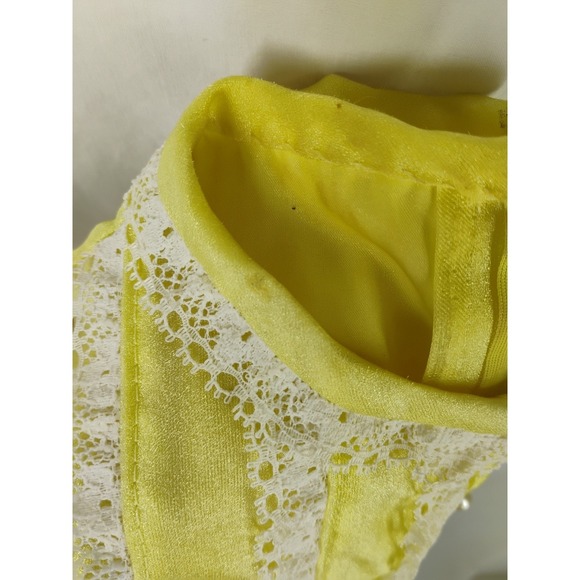 Vintage 1960s Yellow Frilly Girls LARGE Dress Lace Trim Sizing Included - Picture 12 of 12